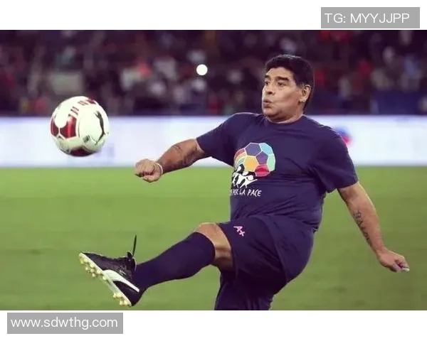 昔日绿茵场上的传奇巨星回顾 从贝利到马拉多纳他们如何塑造足球历史